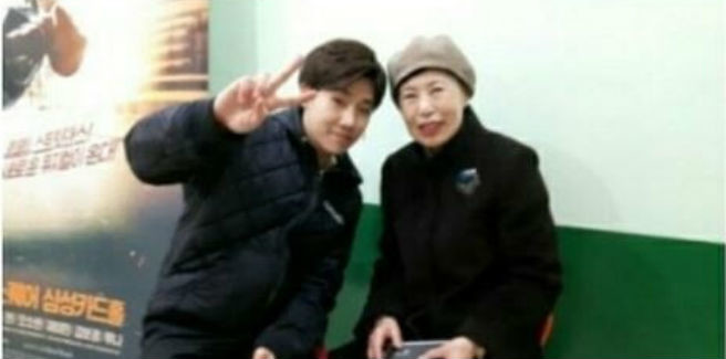 SungKyu degli INFINITE incontra una fan di 72 anni che lotta contro il cancro