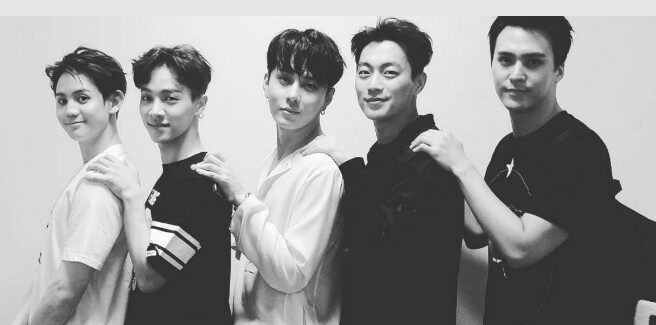 Gli Highlight continuano con gli indizi per il loro comeback