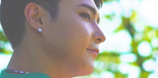 Min Hyuk Jung canta ‘HOLY-DAY’ con Wheein delle MAMAMOO
