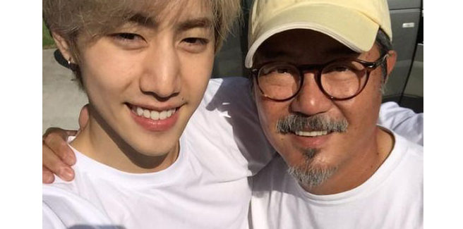 Il padre di Mark dei GOT7 parla del contratto del figlio e parte la polemica