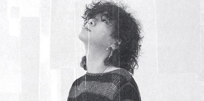 Jinwoo, artista della PLT, esprime la sua solitudine in ‘Nowhere’
