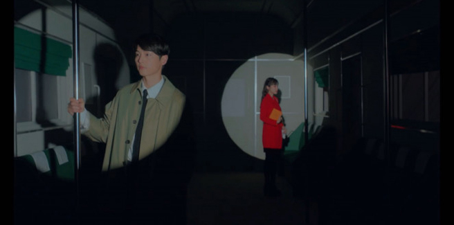 Heize e Song Joong Ki giocano a nascondino nell’MV “Happen”