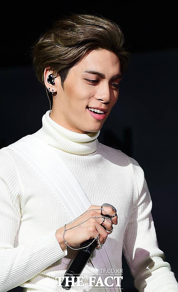 Jonghyun_showcase_04