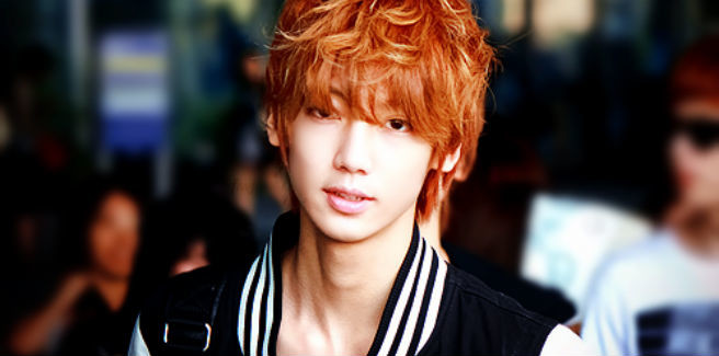 Youngmin dei Boyfriend mette in guardia una fan da un’auto in arrivo