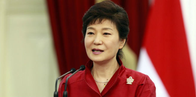 La presidentessa Park rifiuta di dare le dimissioni e utilizzando un falso nome fa divertire anche Jinwoon dei 2AM