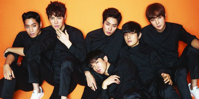 Gli Shinhwa pubblicano la dolce ‘Orange’