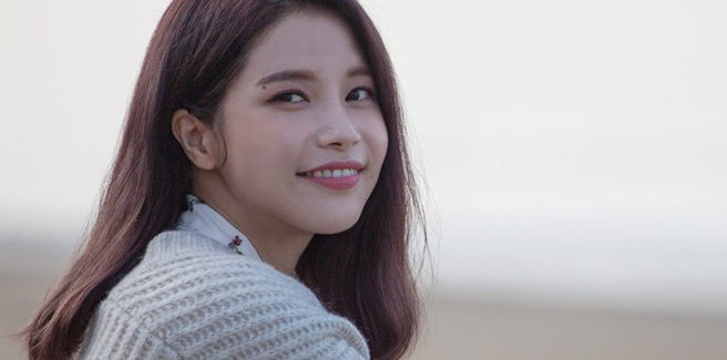 Solar delle MAMAMOO canta “Autumn Letter” e “Lonely People”