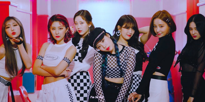Le MOMOLAND hanno un tocco jazz con ‘I’m So Hot’