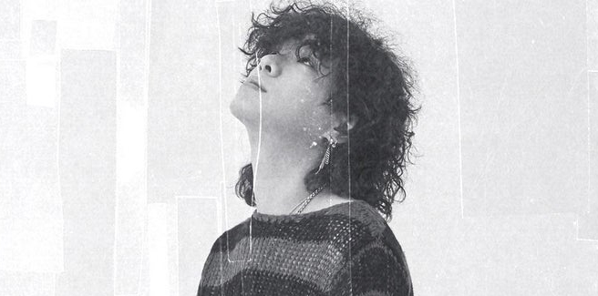 Jinwoo, artista della PLT, esprime la sua solitudine in ‘Nowhere’