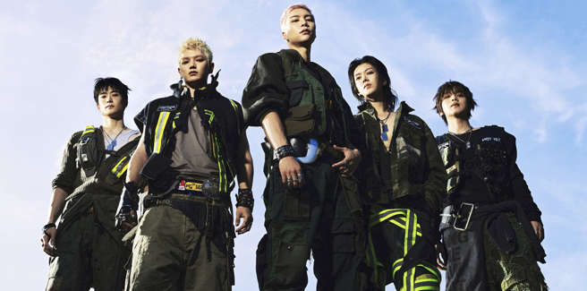 Gli NCT 127 nella pre-relase ‘Piñata’